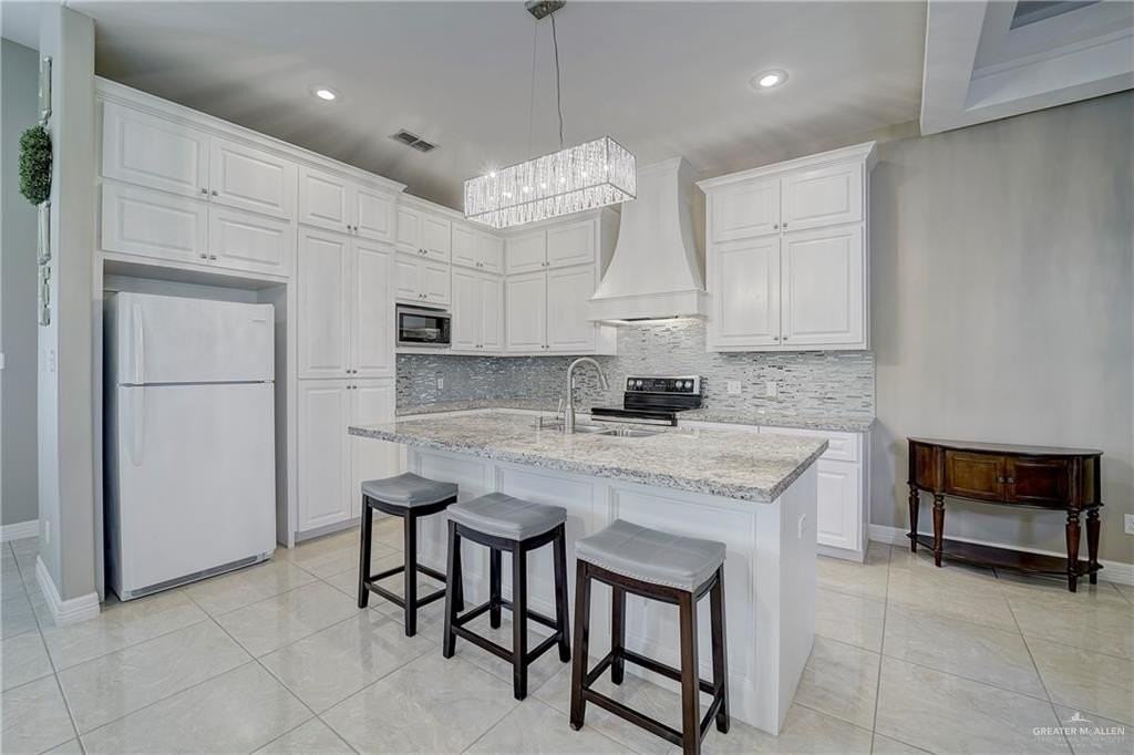 3200 Linva Ave - Photo 2 of 27