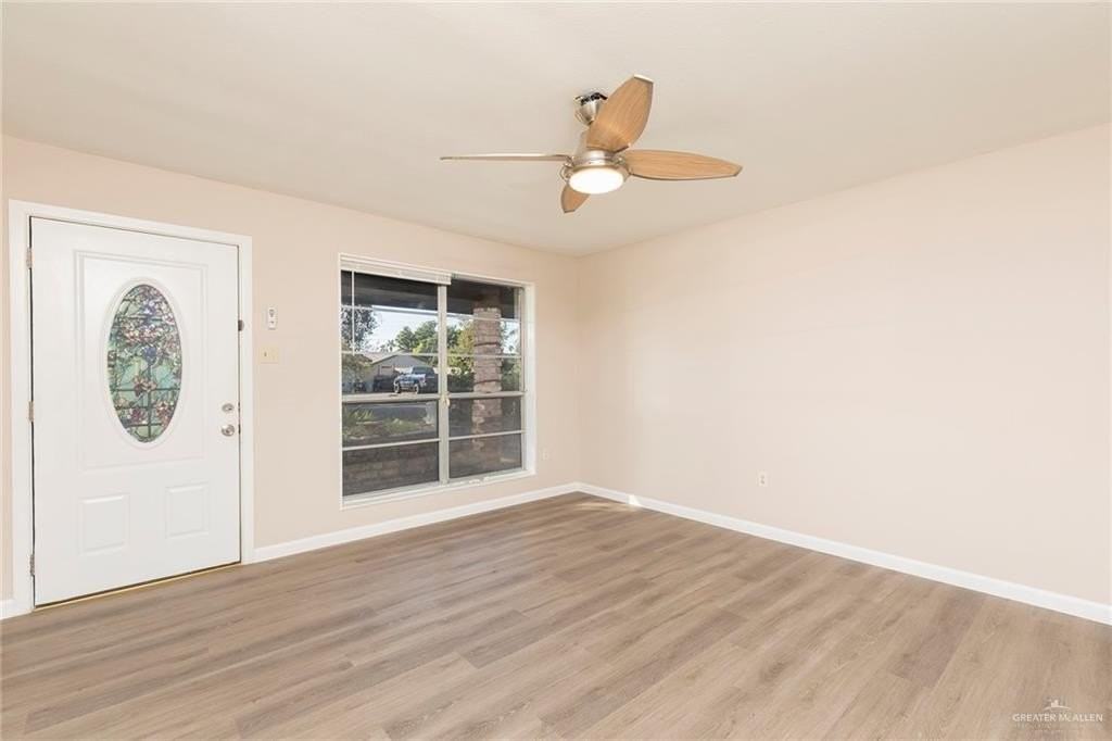 2504 Pecan Ave - Photo 3 of 39