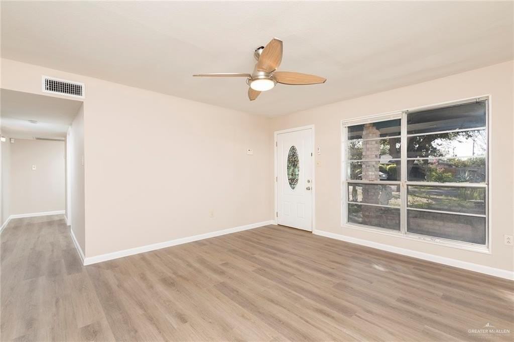 2504 Pecan Ave - Photo 4 of 39