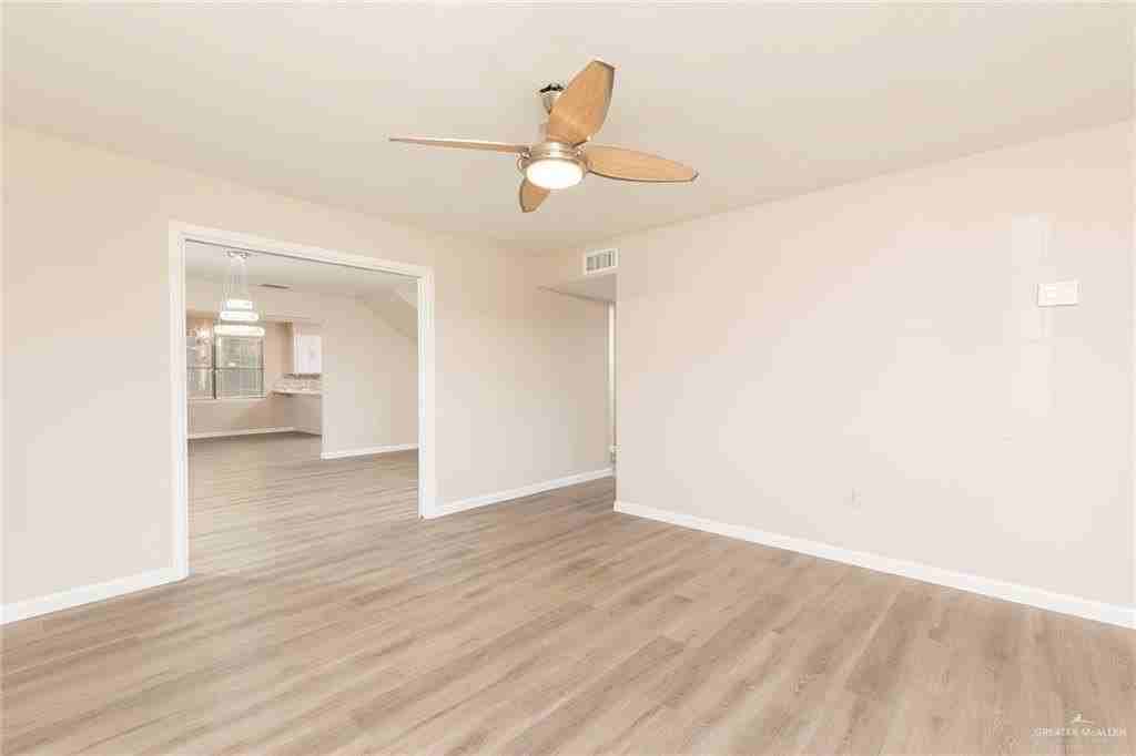 2504 Pecan Ave - Photo 5 of 39