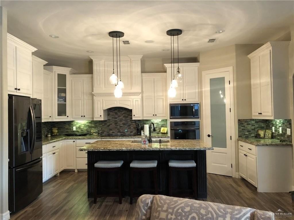 3613 Cornell Ave - Photo 5 of 25