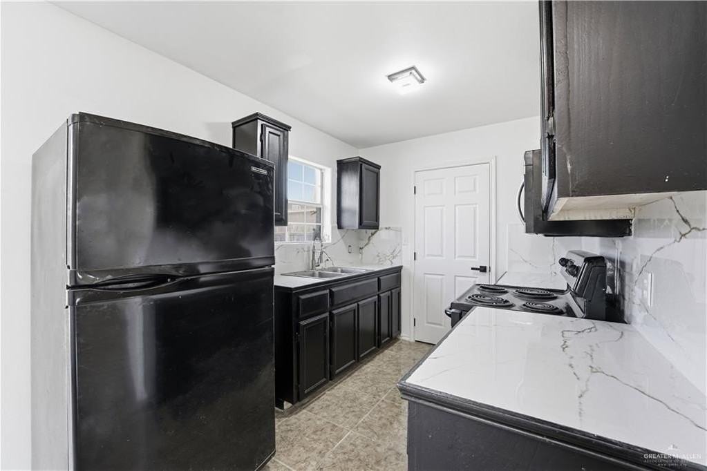 710 Sherryl Ave - Photo 4 of 12