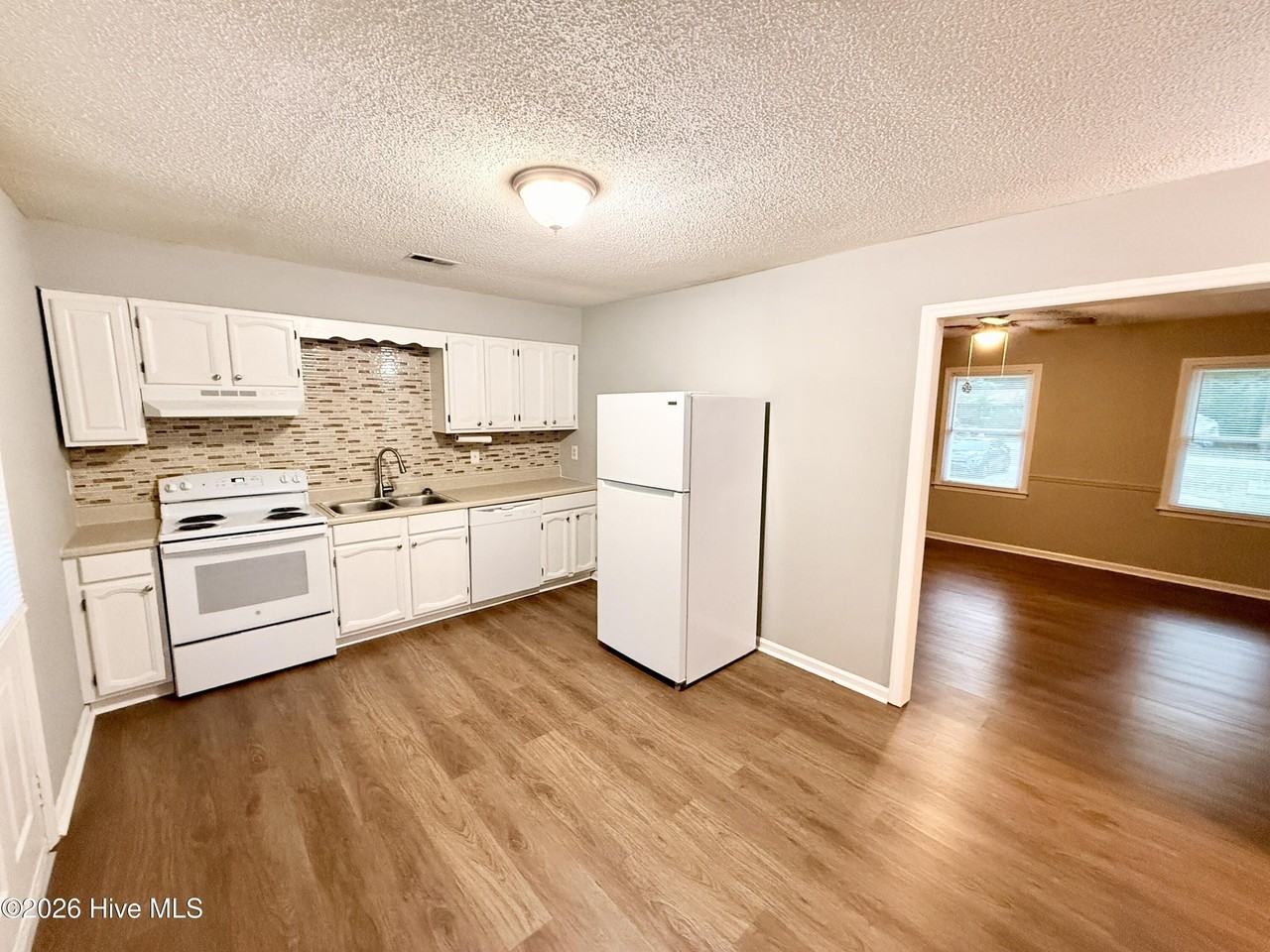 477 Huntingridge Rd #B - Photo 3 of 6