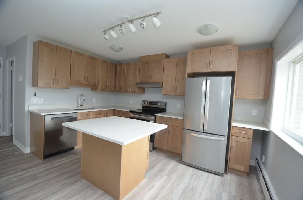 245 Niagara Street #6 - Photo 4 of 17