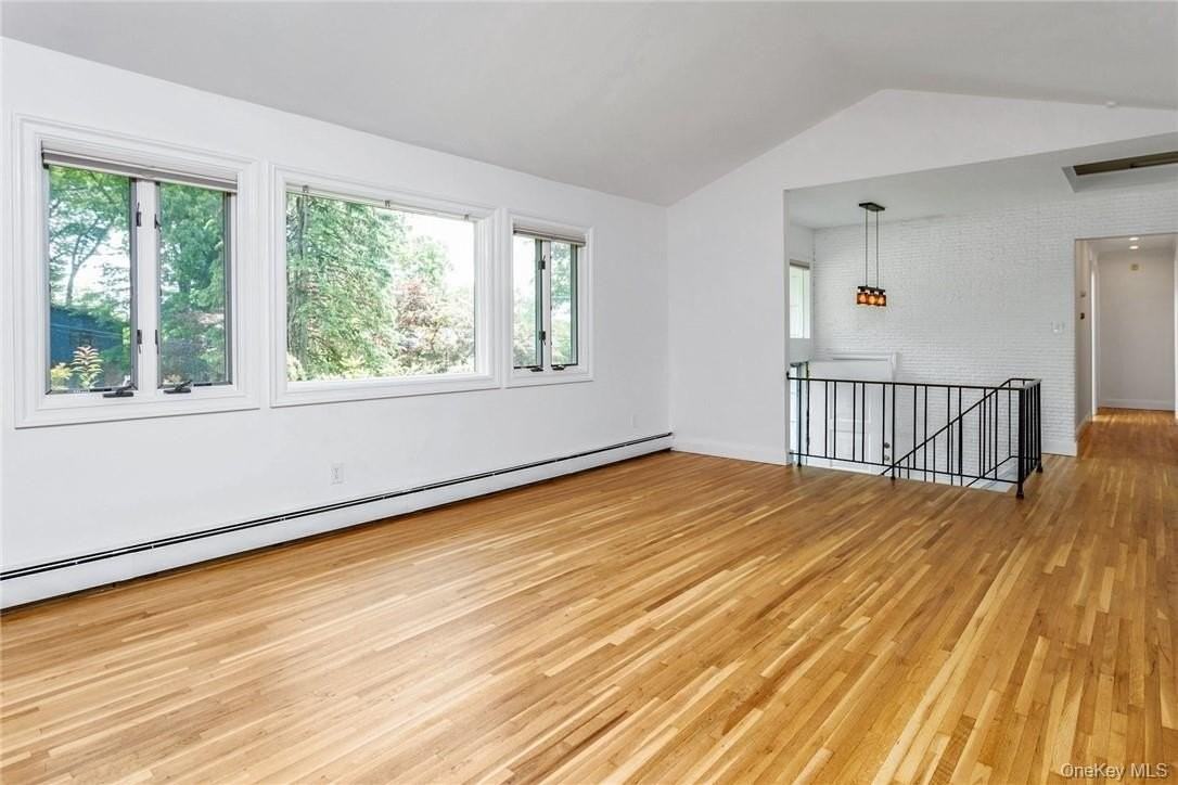 5 Deerhill Ln - Photo 4 of 30