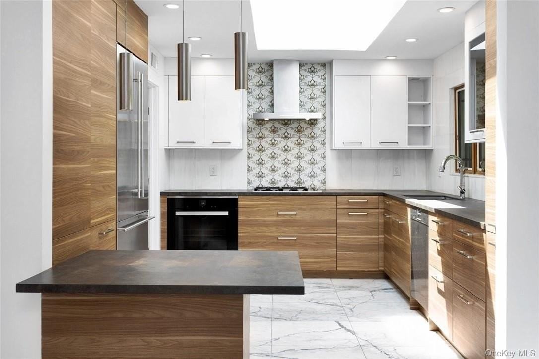 5 Deerhill Ln - Photo 7 of 30