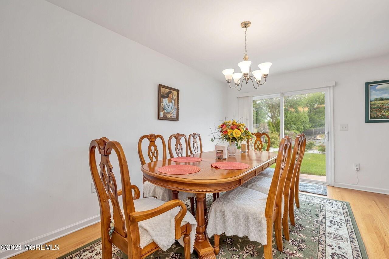 205 Conover Pl - Photo 6 of 19