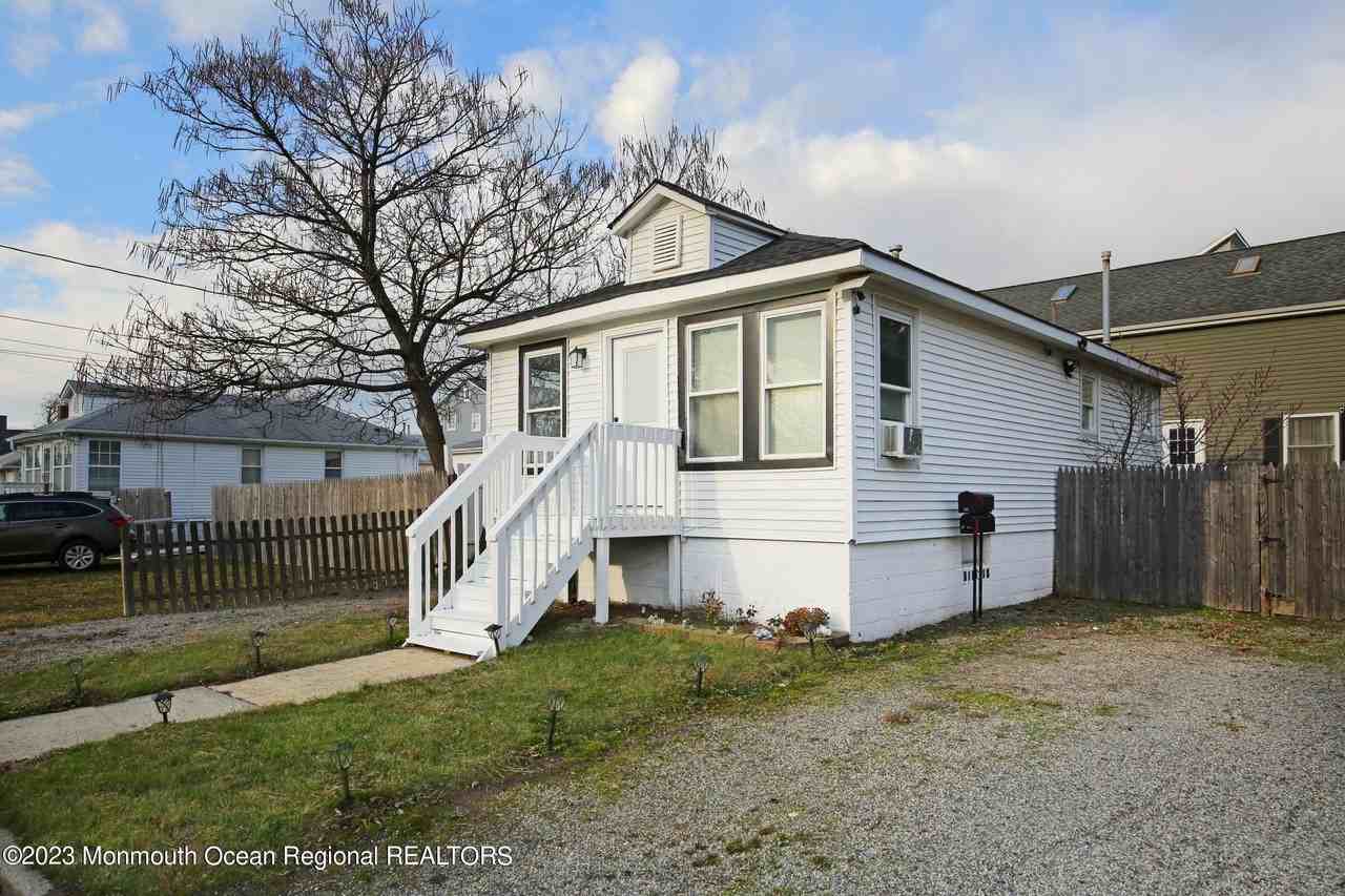 243 Seabreeze Ave - Photo 7 of 36