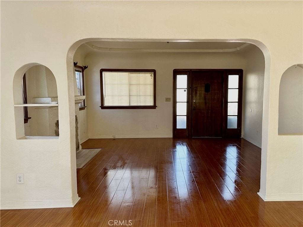 412 W Norwood Pl - Photo 2 of 8