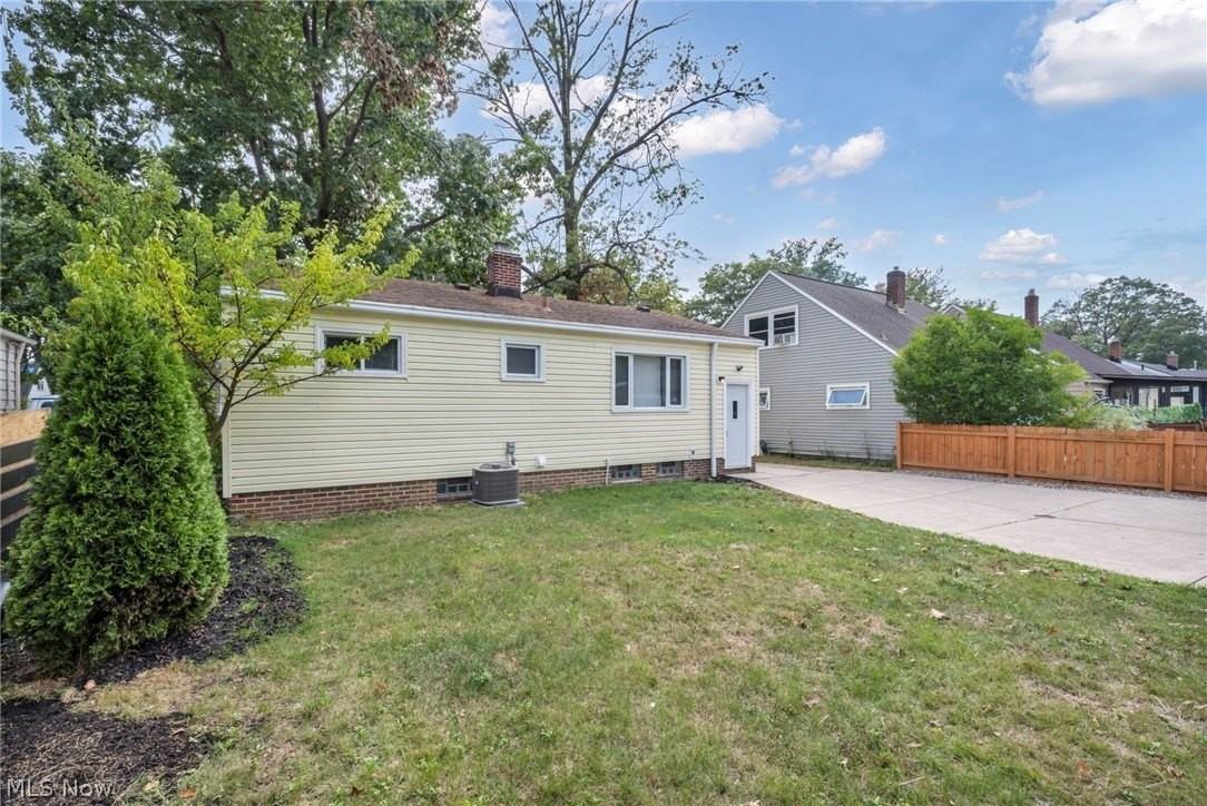 24000 Knickerbocker Rd - Photo 2 of 12