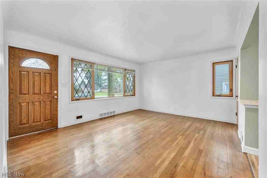 24000 Knickerbocker Rd - Photo 4 of 12