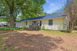 805 S Cedar St - Photo 1 of 1