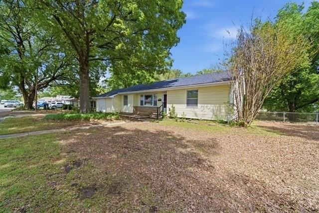 805 S Cedar St - Photo 3 of 23