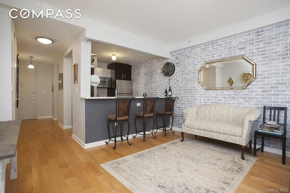 1311 Jackson Ave #4C - Photo 3 of 6