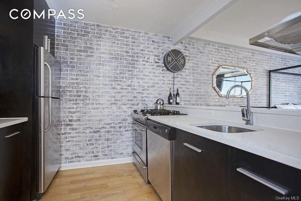 1311 Jackson Ave #4C - Photo 4 of 6