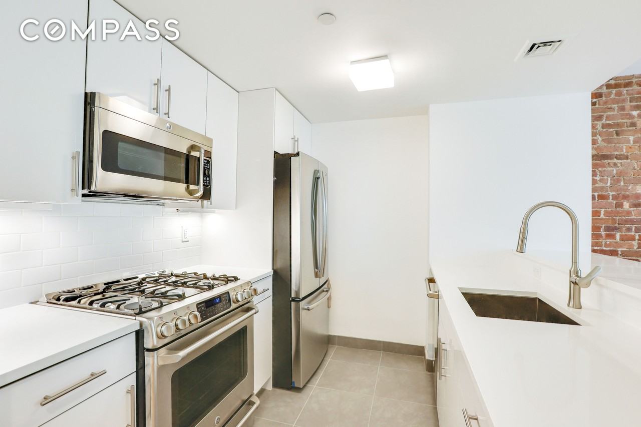 230 W 75th St #4 - Photo 4 of 14