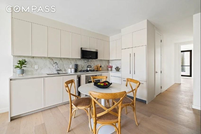 232 Eckford St #3R - Photo 2 of 4