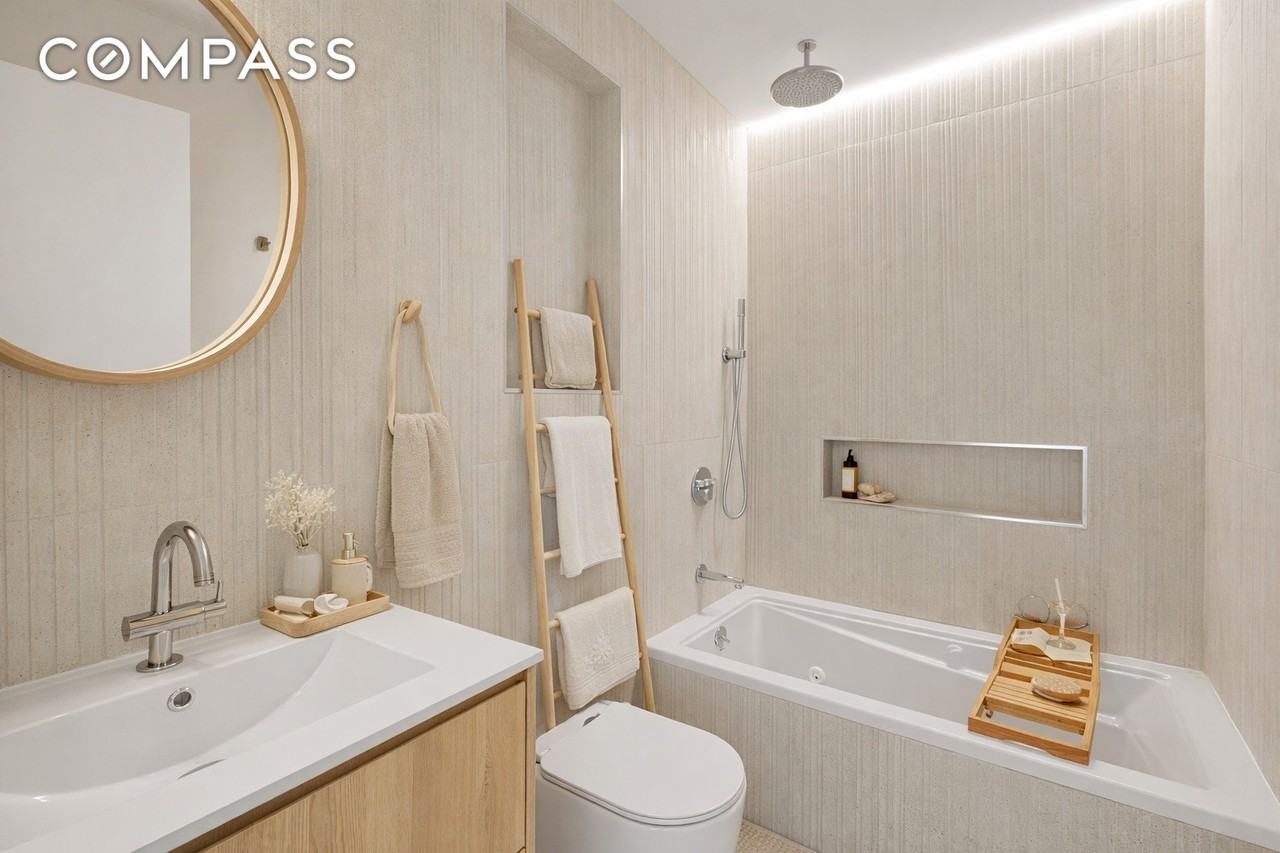 232 Eckford St #3R - Photo 4 of 4