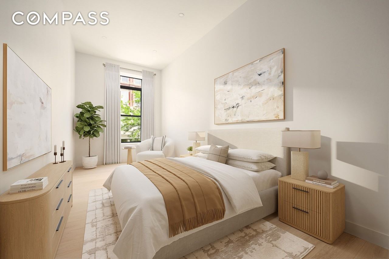 216 Grand St - Photo 5 of 9