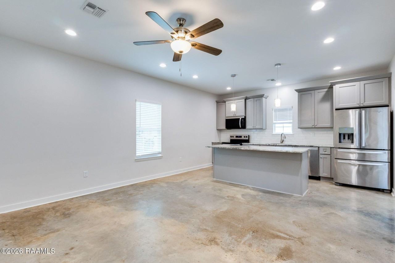 204 Romero St Unit A - Photo 4 of 16