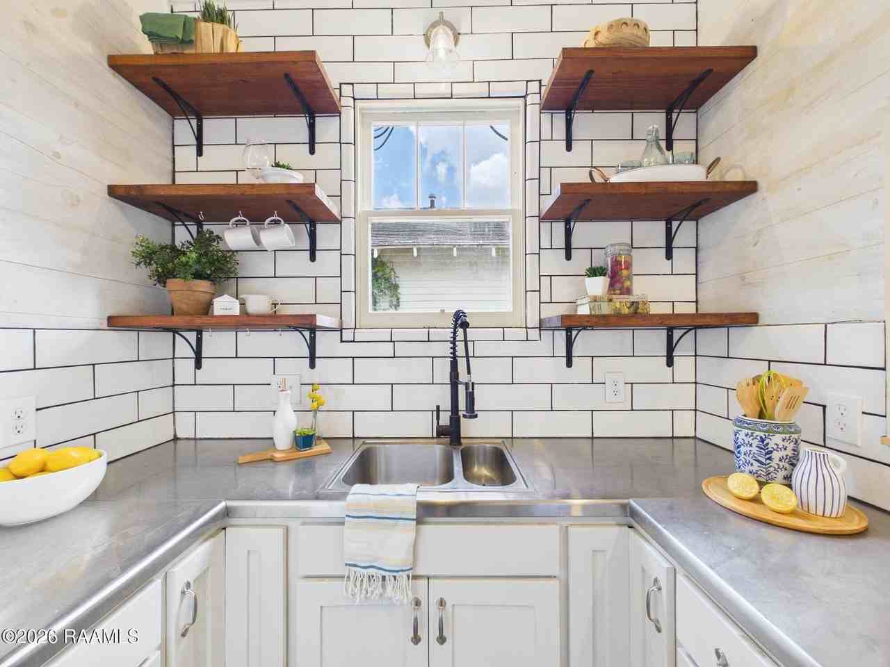 617 E Vermilion St #A - Photo 5 of 12