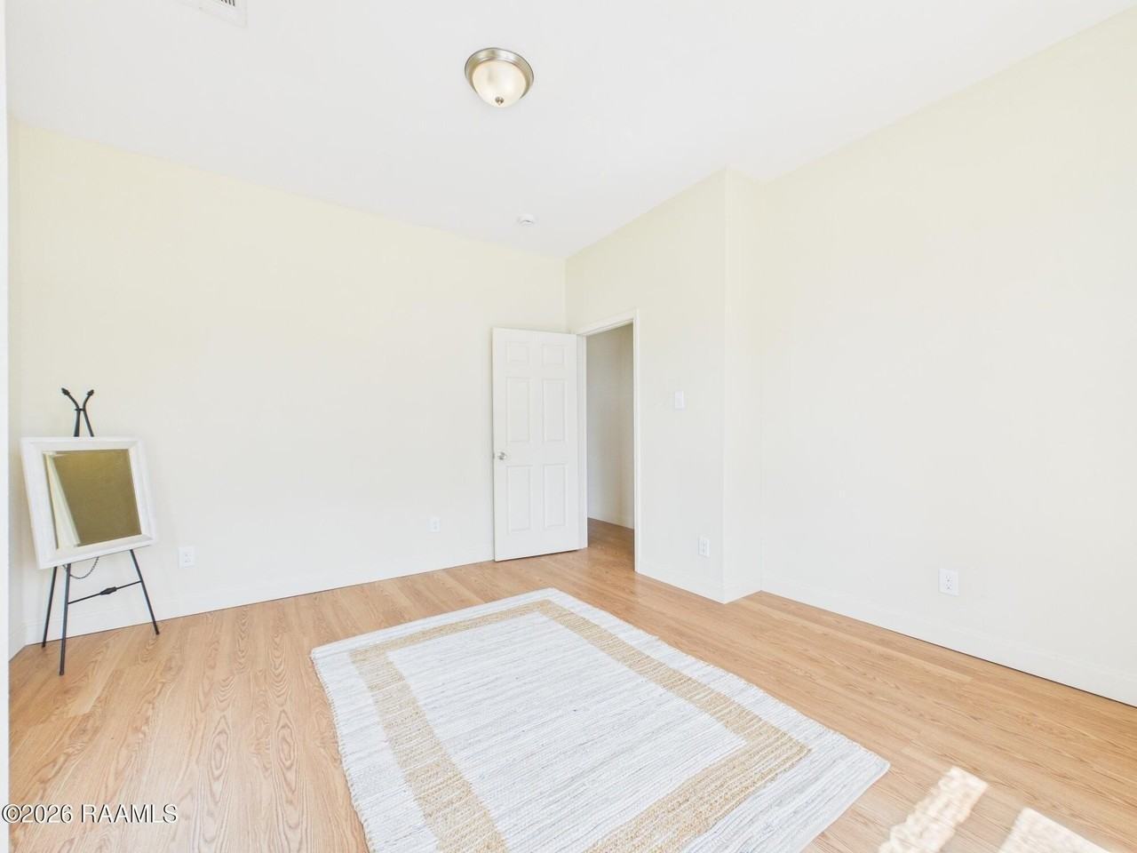 617 E Vermilion St #C - Photo 6 of 13
