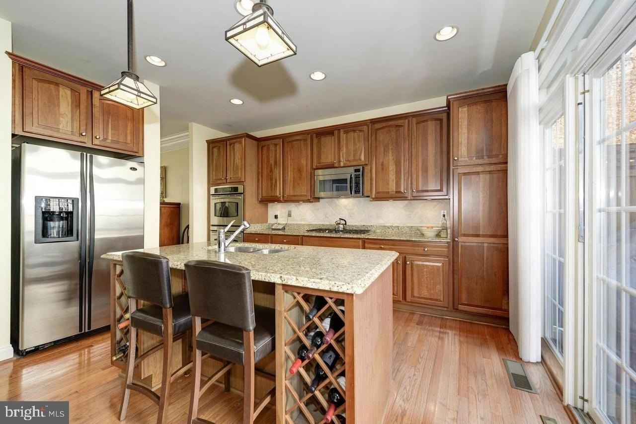 174 Cameron Station Blvd - Photo 3 of 34