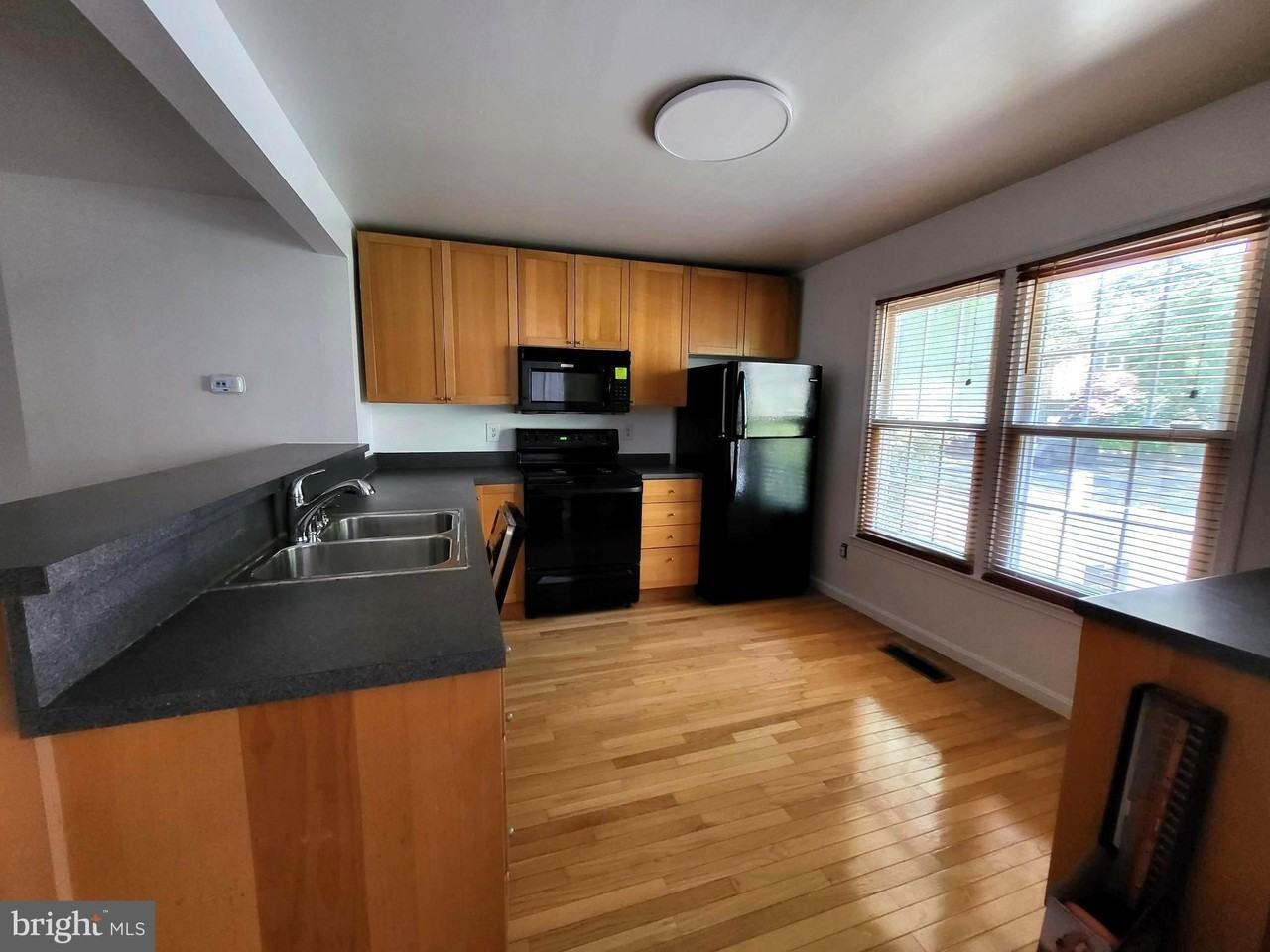 2331 Harleyford Ct - Photo 2 of 24