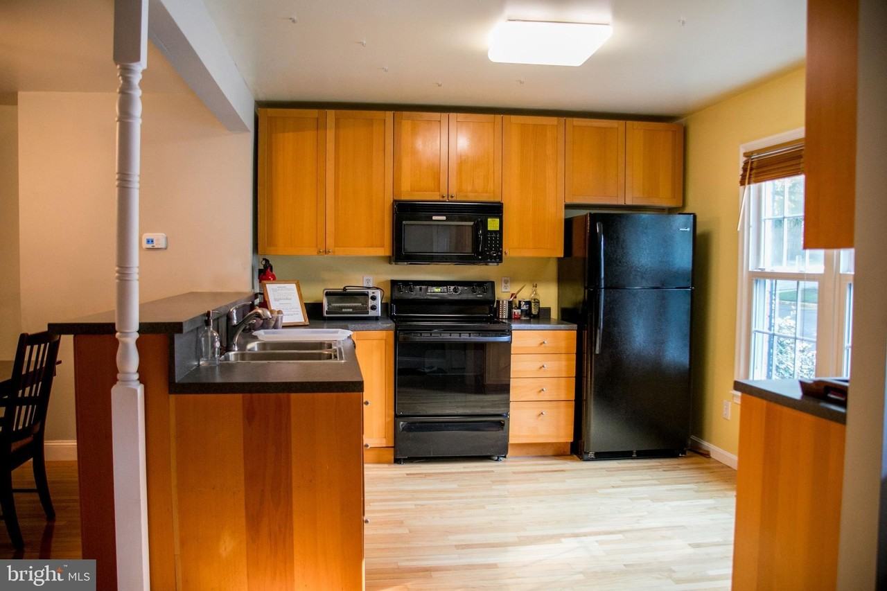 2331 Harleyford Ct - Photo 3 of 24