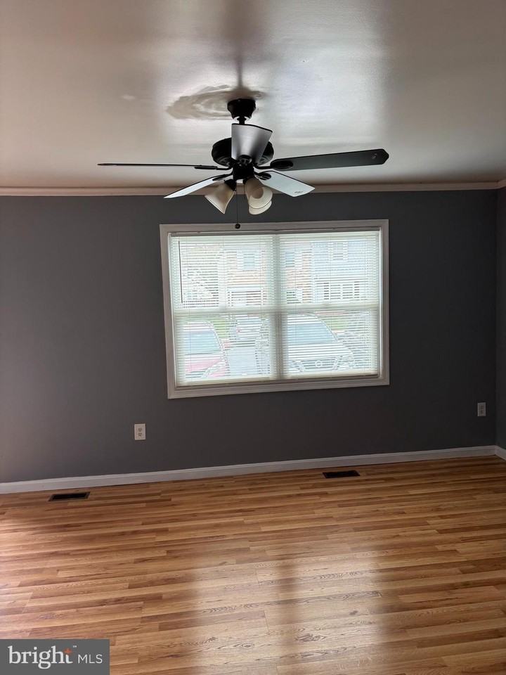 9019 Whispering Pine Ct - Photo 3 of 17