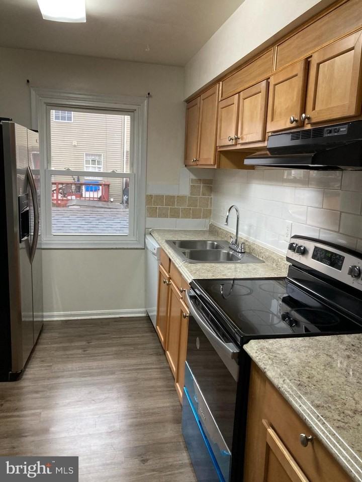 9019 Whispering Pine Ct - Photo 5 of 17