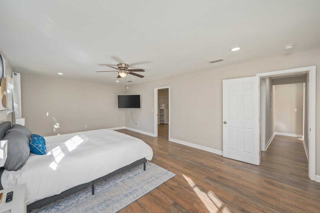 151 N Lorraine Dr #1244360P - Photo 3 of 26