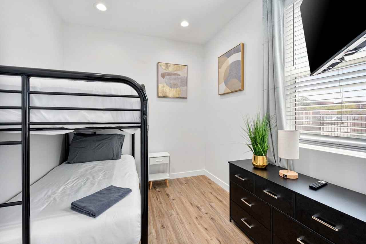 275 N Gateway Dr #1244332P - Photo 7 of 30