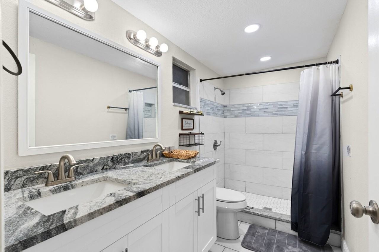 3602 E Genesee St #1244340P - Photo 5 of 21