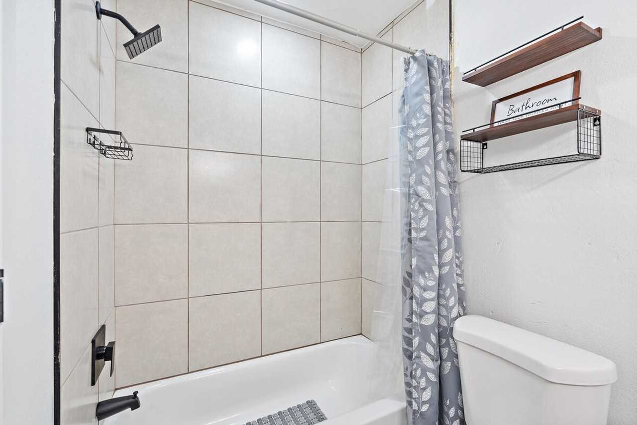 2302 W Colter St #1244357P - Photo 7 of 19