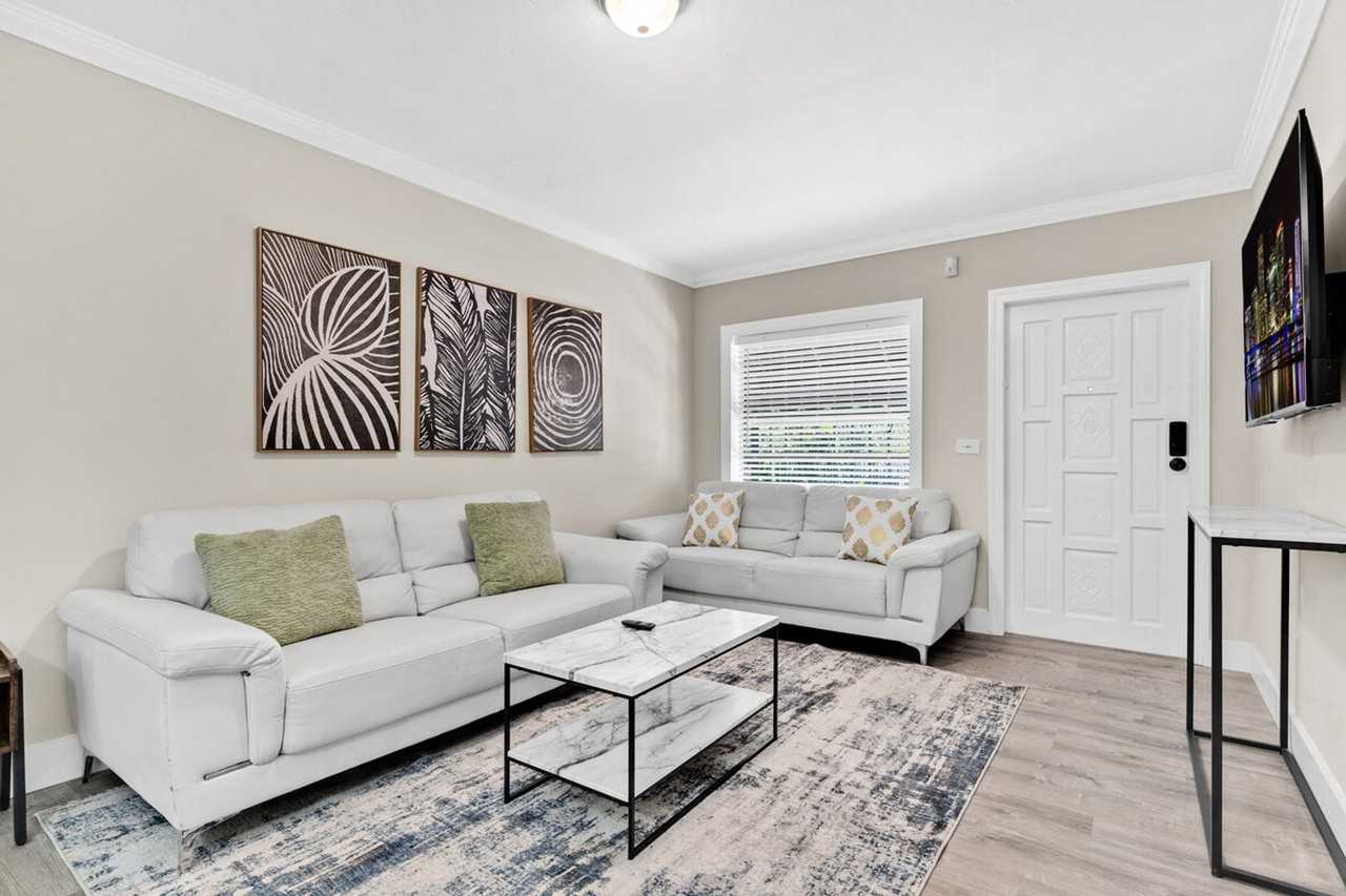 3120 Sw 27th St #1323924P - Photo 2 of 36