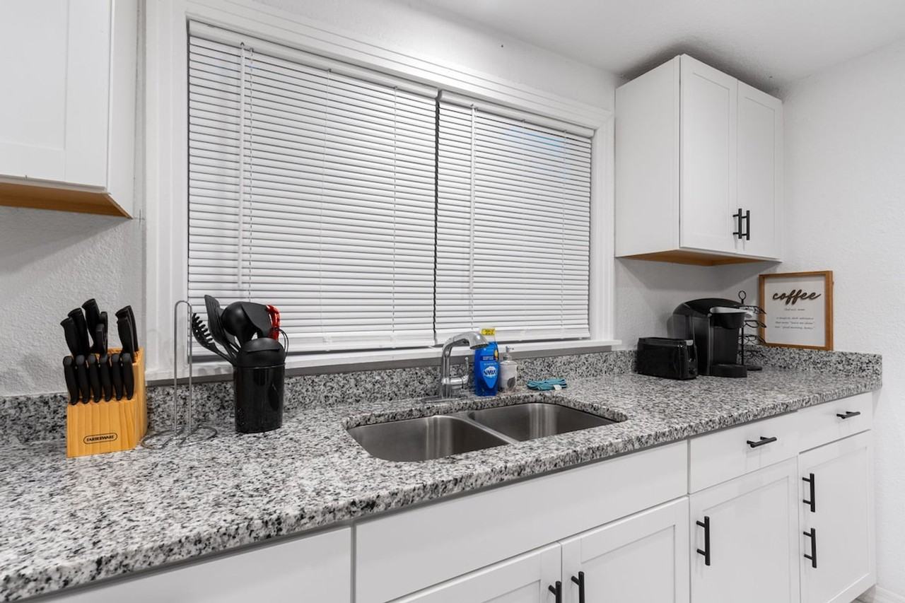 4805 N 37th St #1359640P - Photo 2 of 24