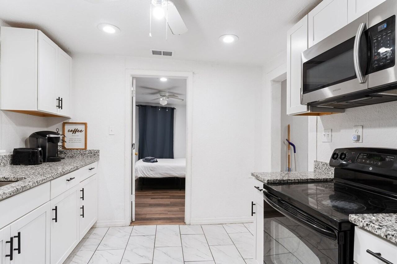 4805 N 37th St #1359640P - Photo 3 of 24