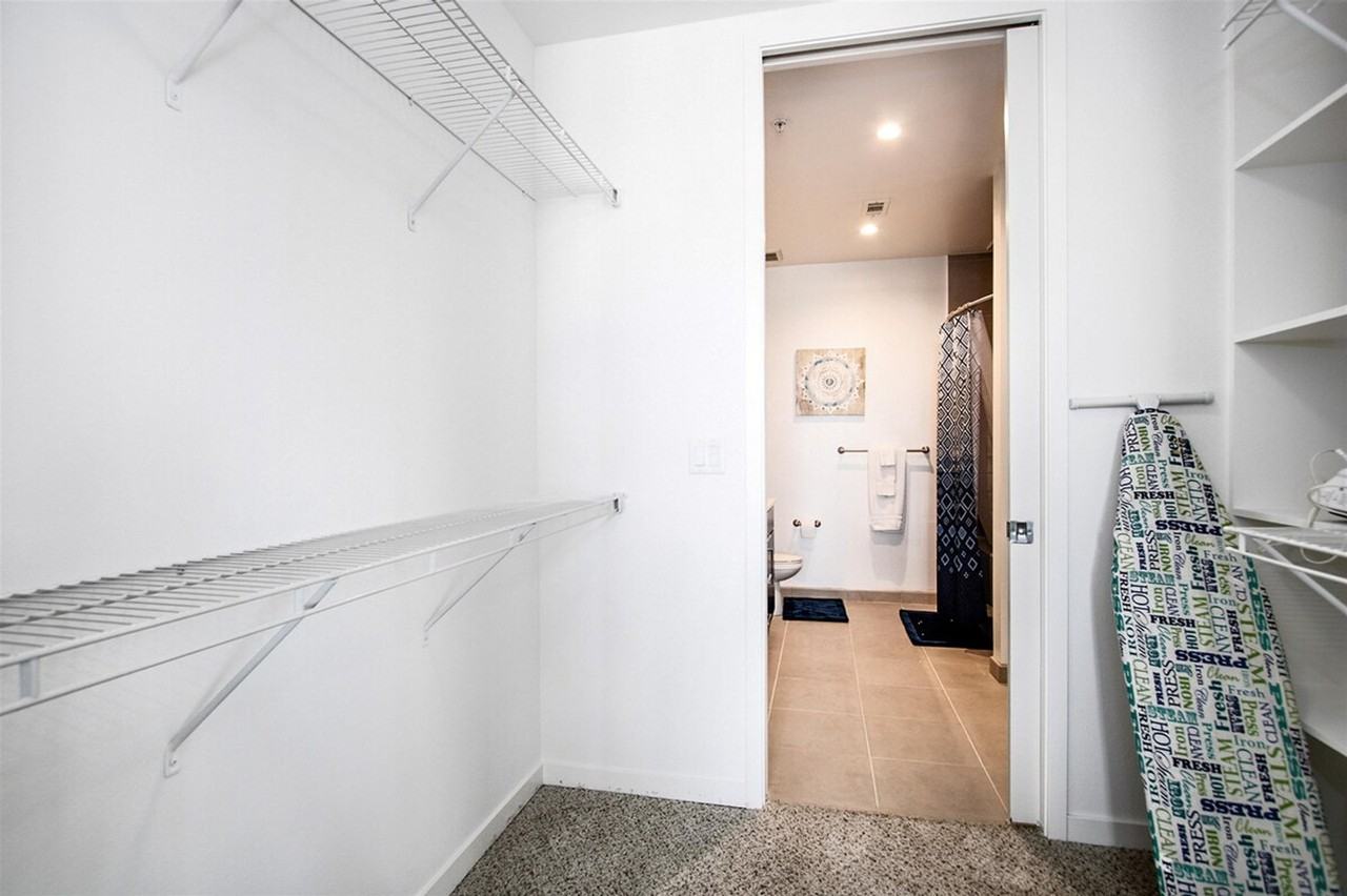 1905 Holcombe Blvd #1359160P - Photo 5 of 13