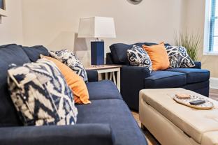 472 Commercial St - Photo 1 of 1