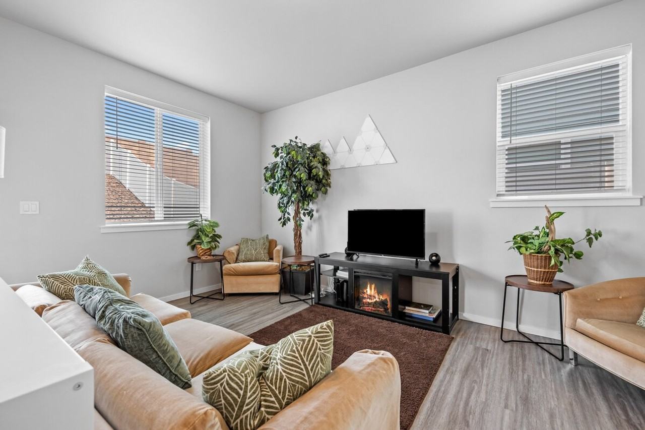 5324 Remington Dr #1324039P - Photo 4 of 34