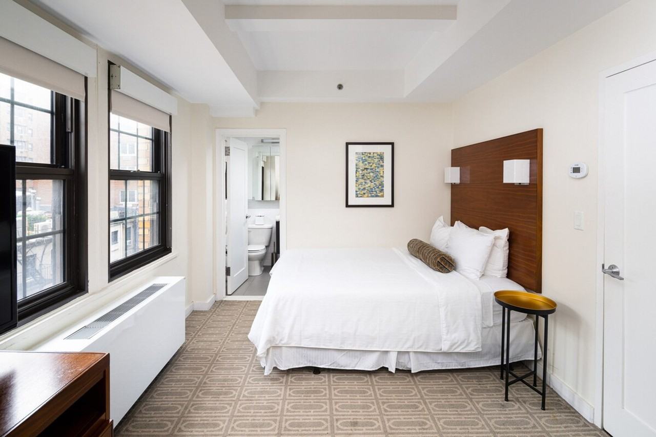 411 E 50th St #1383558P - Photo 2 of 22