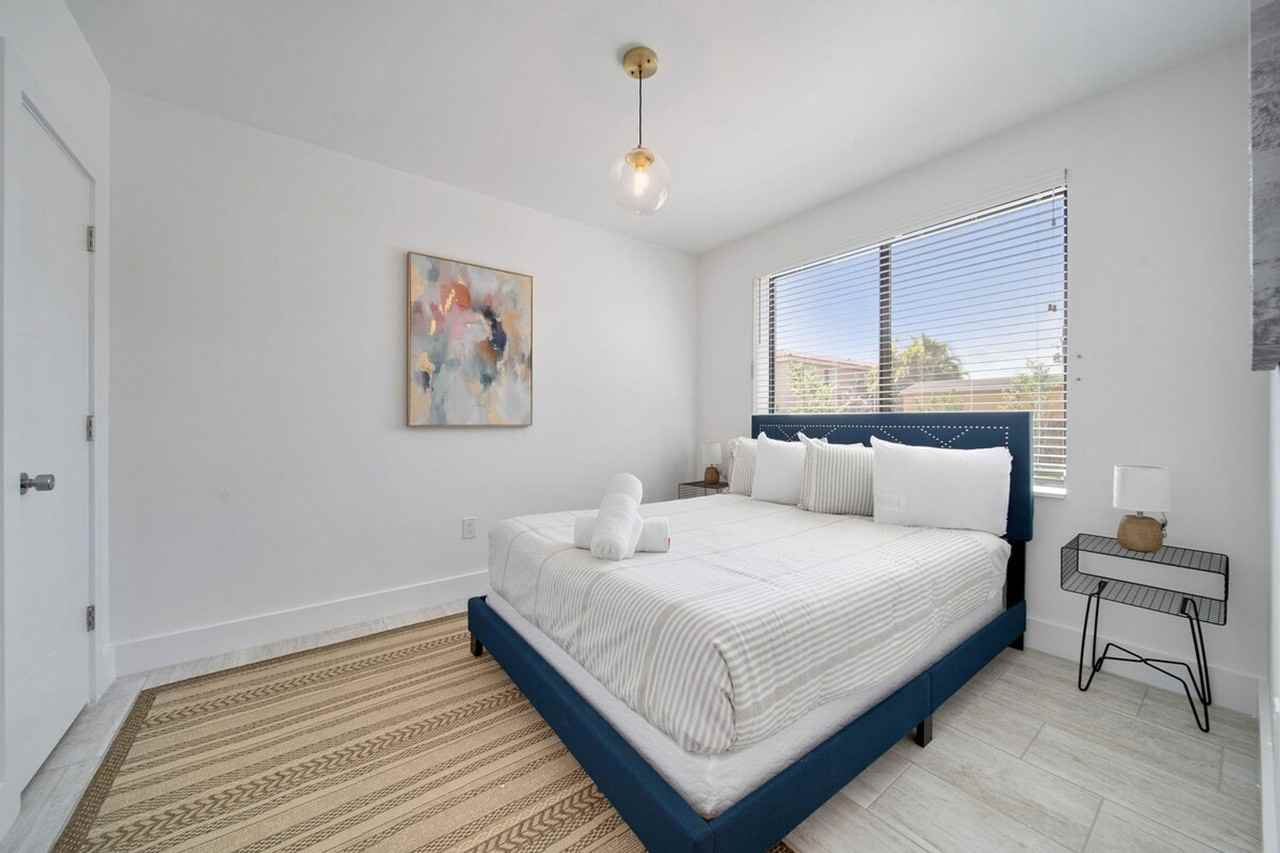 1317 Sw 22nd Ave #1388876P - Photo 7 of 11