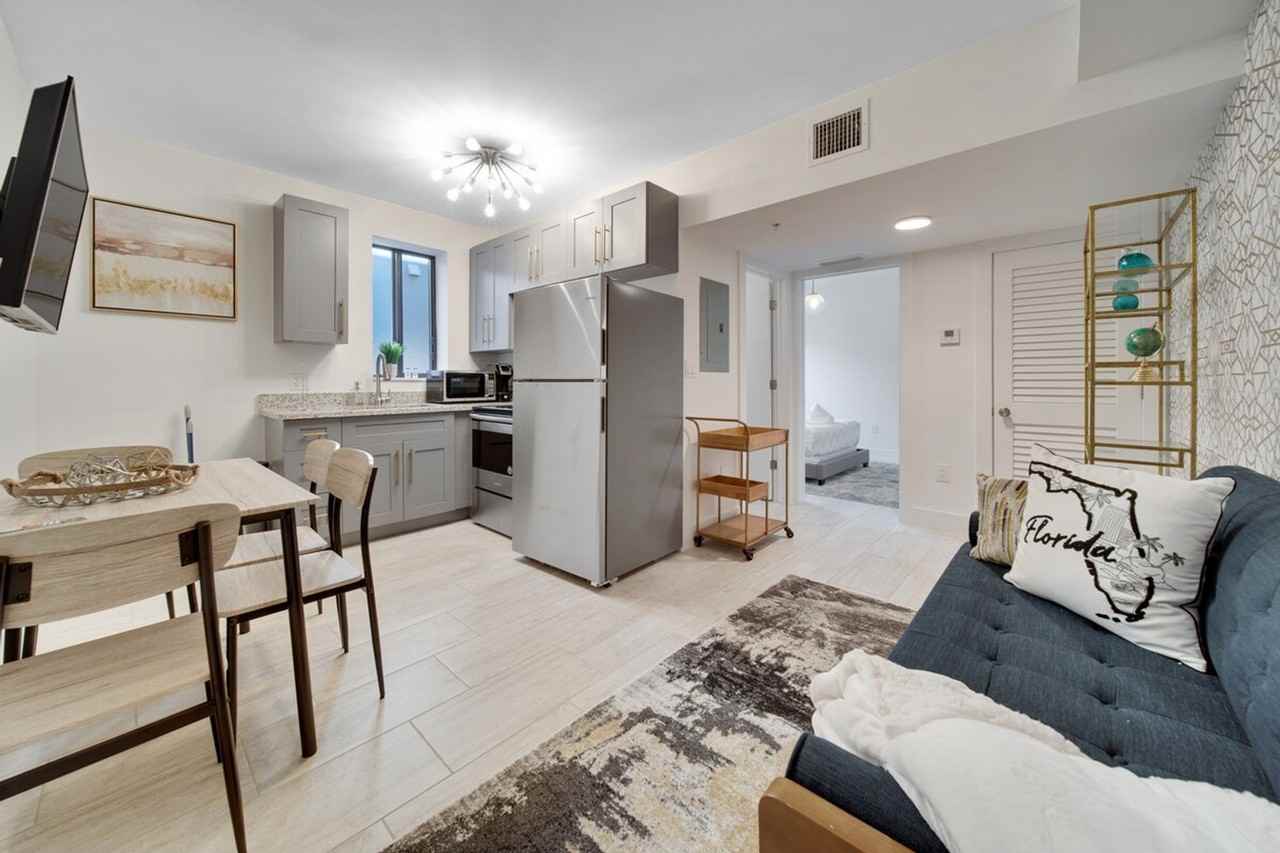 1432 Sw 22nd Ave #1388875P - Photo 3 of 14