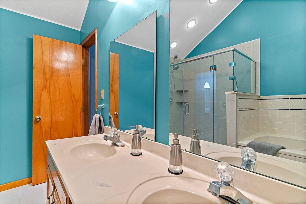 2422 Cedarcrest Dr #1397952P - Photo 4 of 50