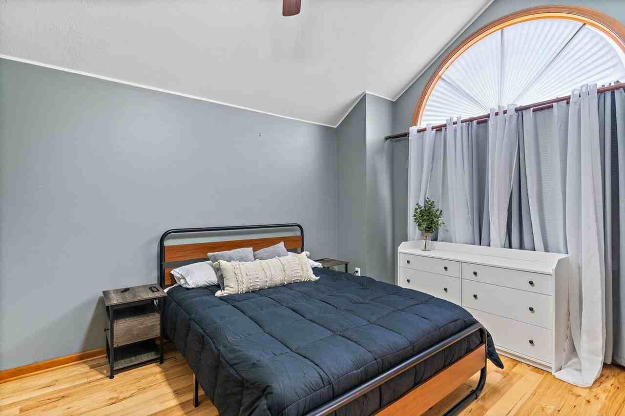 2422 Cedarcrest Dr #1397952P - Photo 7 of 44