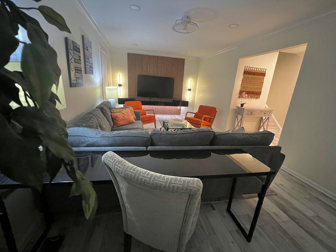 321 Senate Ct #1473424P - Photo 6 of 48