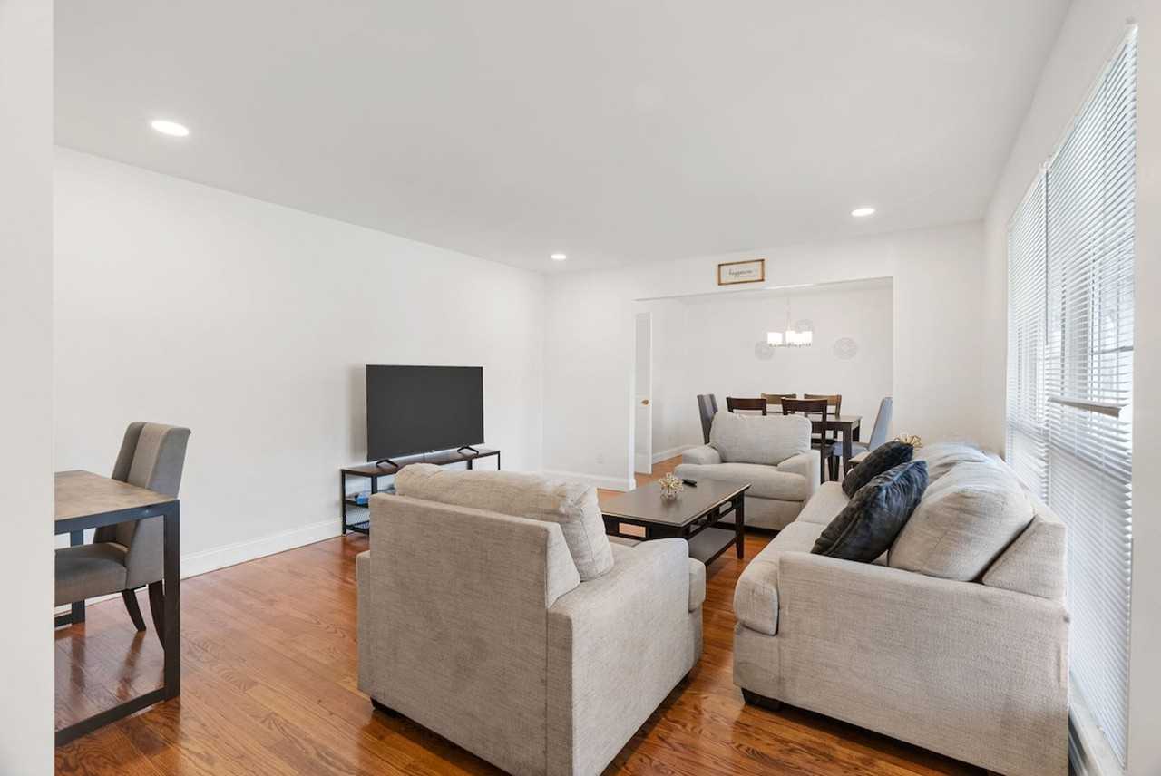 5382 Kings Park Dr #1472891P - Photo 2 of 46
