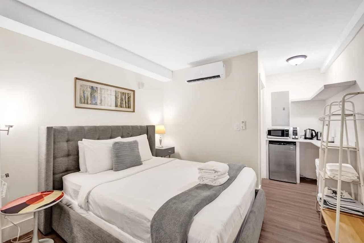 3020 Seville St #1504013P - Photo 3 of 40