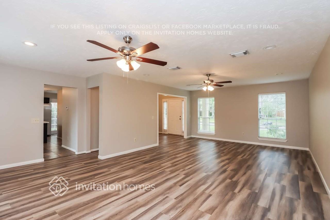 2010 Dublin Dr - Photo 3 of 16